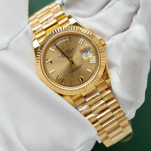 Superclone Rolex Day-Date Roman Champagne Dial 228238 40 mm