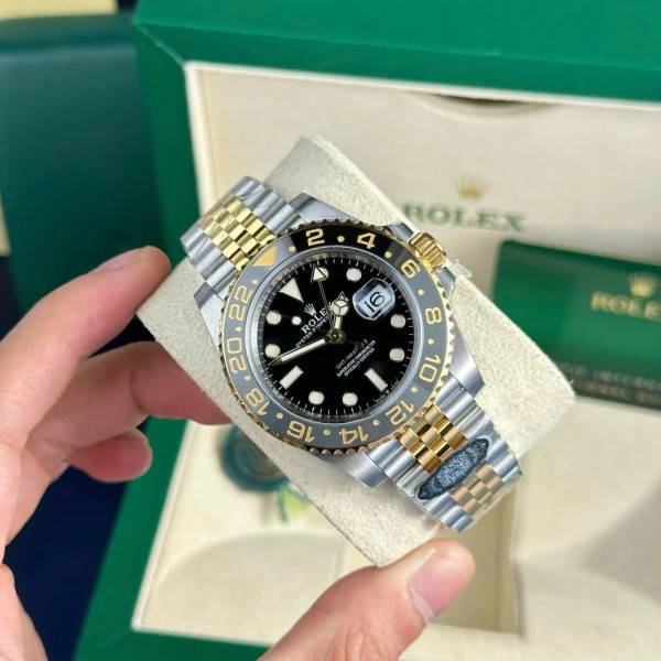 Superclone Rolex GMT-Master II Black Dial “Zombie” 126713GRNR