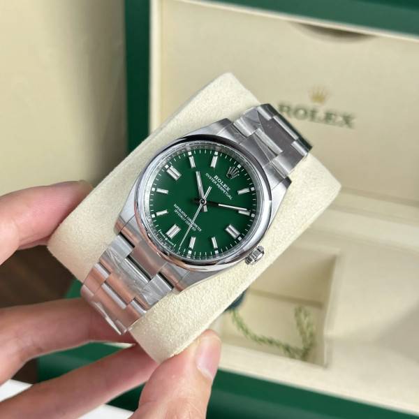CollectRolex Oyster Perpetual Green Dial 124300 41 mm
