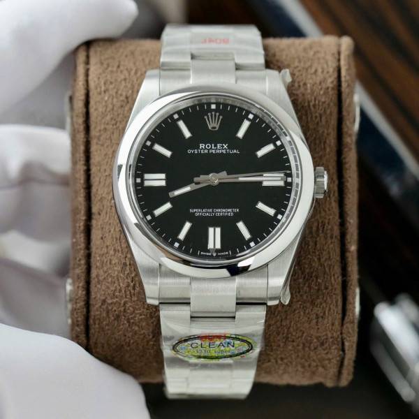 CollectRolex Oyster Perpetual Lady Black Dial 126000 36 mm