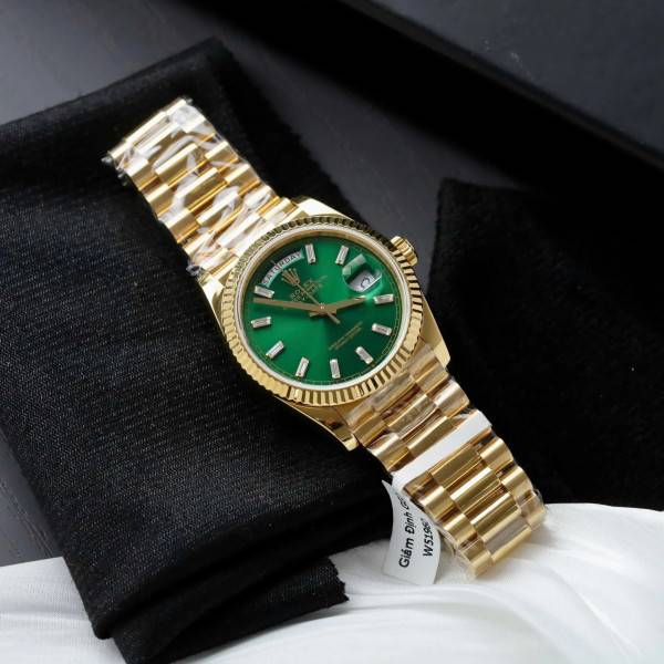 CollectRolex Day-Date II Green Dial 128238 36 mm