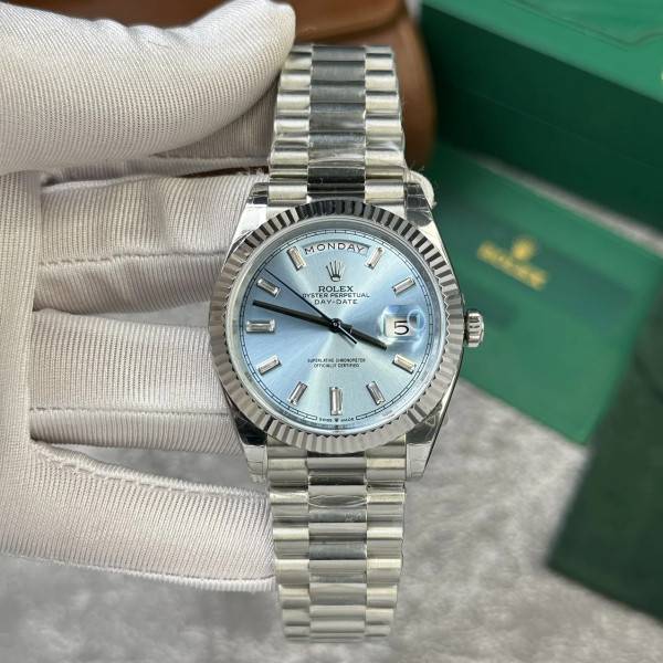 Superclone Rolex Day-Date Ice Blue Diamond Dial 228236-0006 40 mm